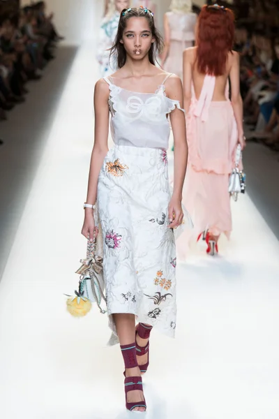 Look 46